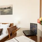 Hotel Athos R.m.t. 4*