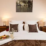 Hotel Athos R.m.t.