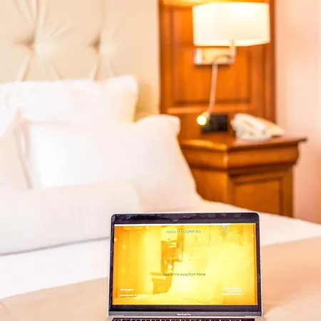 Athos R.m.t. Отель Клуж-Напока