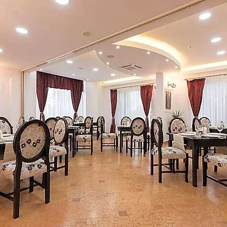 Hotel Athos R.m.t.