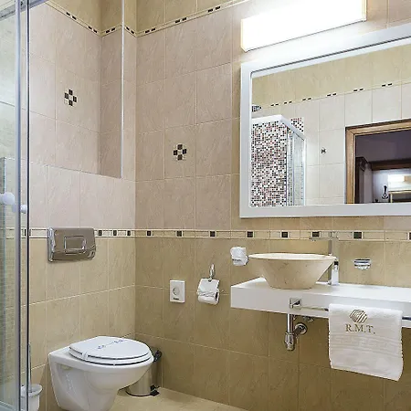 Hotel Athos R.m.t. 4*