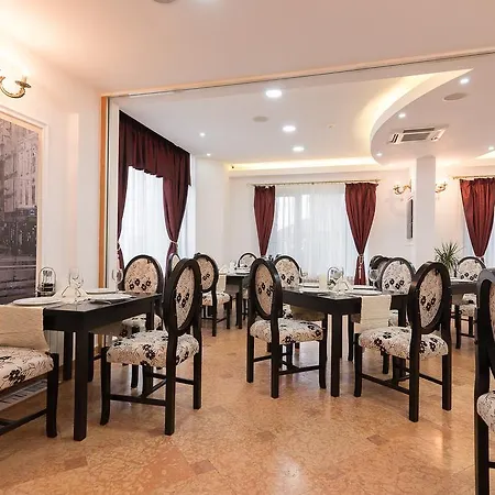 Отель Athos R.m.t. 4*