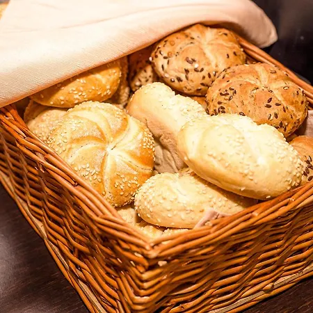 Athos R.m.t. Otel Kaloşvar