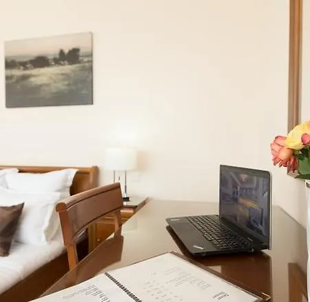 Hotel Athos R.m.t. 4*