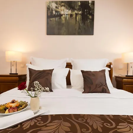 Hotel Athos R.m.t.
