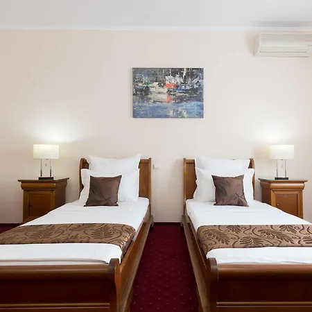 Athos R.m.t. 4* Kaloşvar