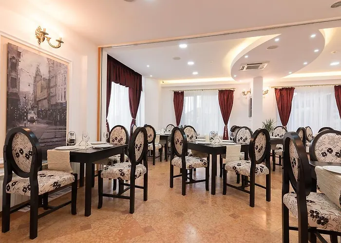 Hotel Athos R.m.t. 4*