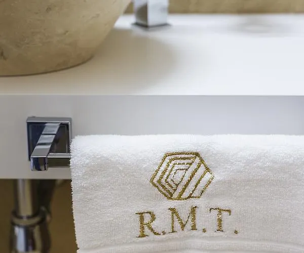 Hotel Athos R.m.t. 4*