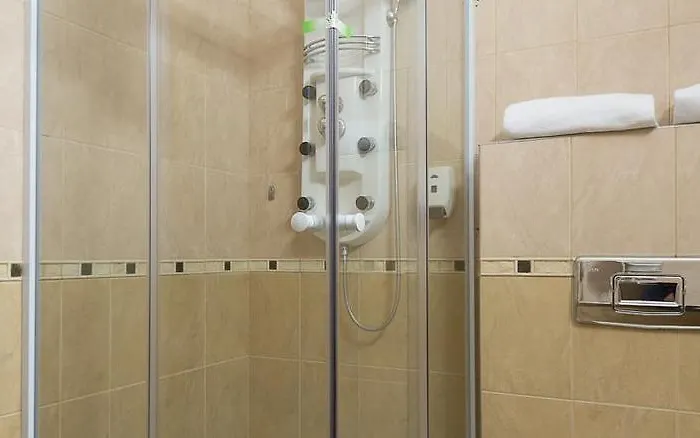 Hotel Athos R.m.t. 4*